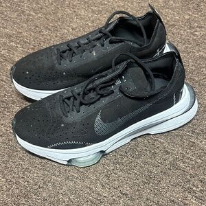 Nike Men’s Black Athletic Running Shoes size 8